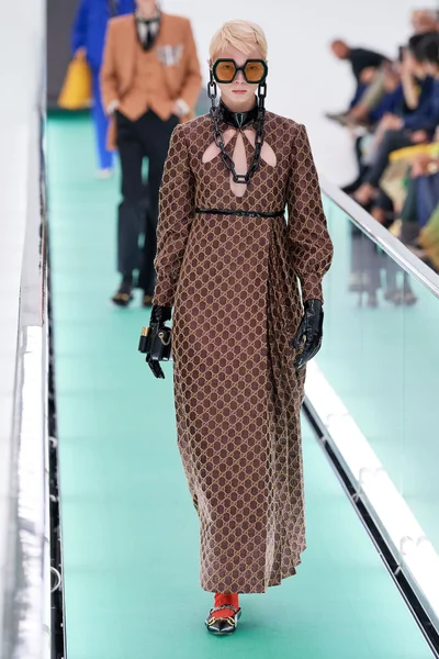 Look 17
